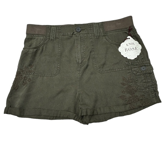 Knox Rose Women’s M Olive Green Embroidered Cuffed Cargo Shorts, Green Shorts - Picture 1 of 10